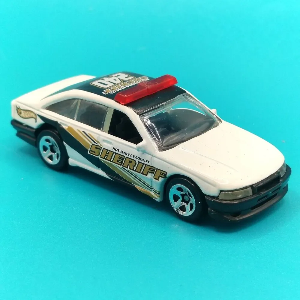 Hot Wheels Sheriff Police Car White Gold Black Street Rodder Diecast Toy Vehicle